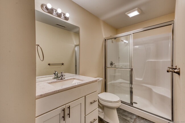 Building Photo - 43 Belvedere Dr