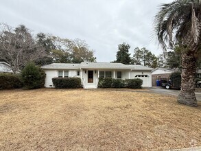 Building Photo - 3 Bedroom 2 Bath House in Old Mount Pleasant