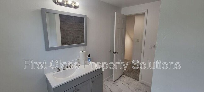 Building Photo - 6428 Drexel Ave