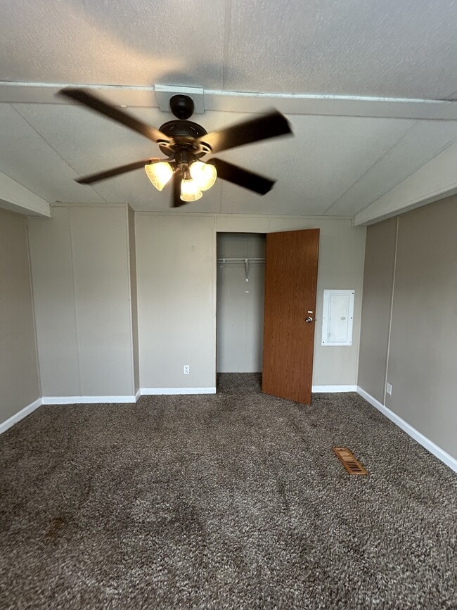 Building Photo - 313 Belew St