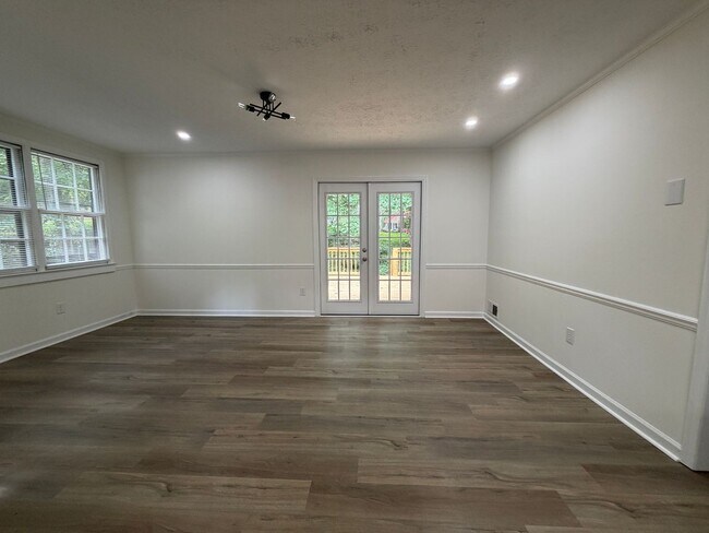 Building Photo - 3-Bedroom, 2.5-Bath House on Spacious Lot in west Athens, GA