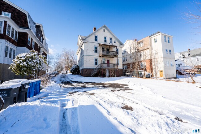 Building Photo - 94 Fairfield Ave