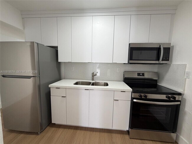 Building Photo - 1927 NW 20th Ave