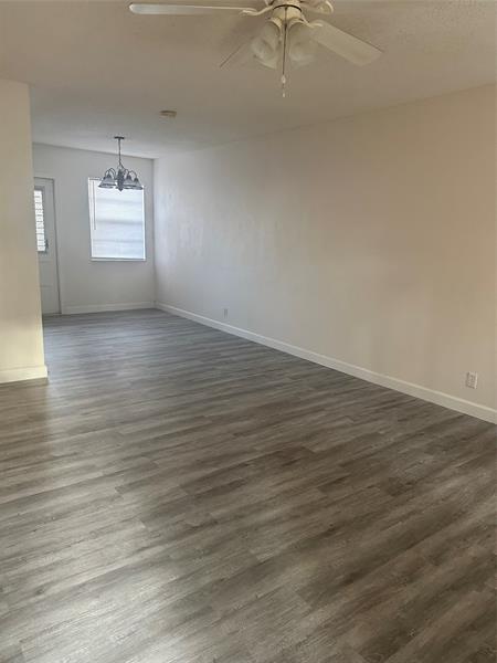 Building Photo - 411 S Crescent Dr