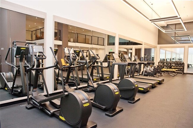 Building Photo - 225 N Miami Ave