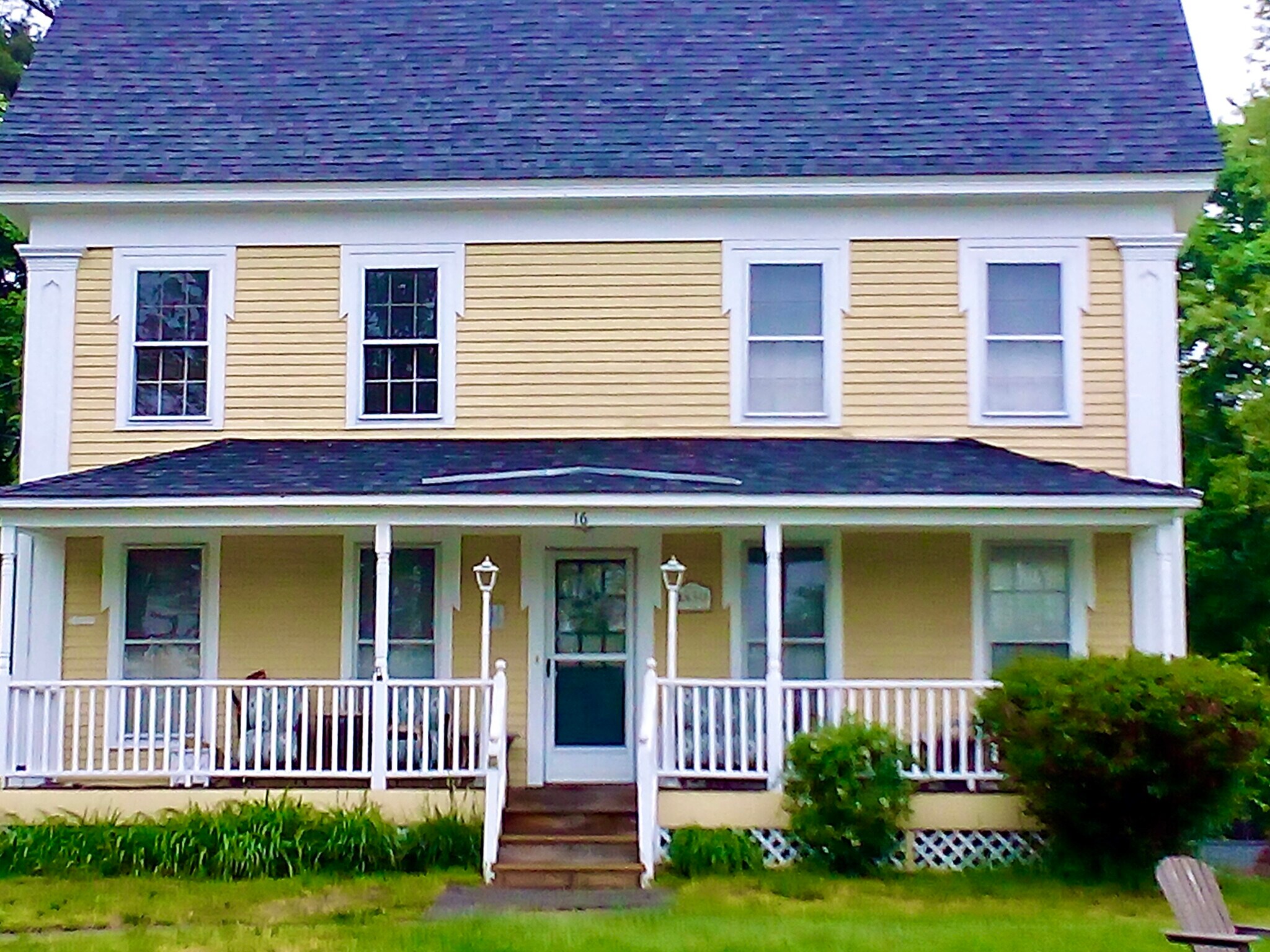Building Photo - 16 Highland St