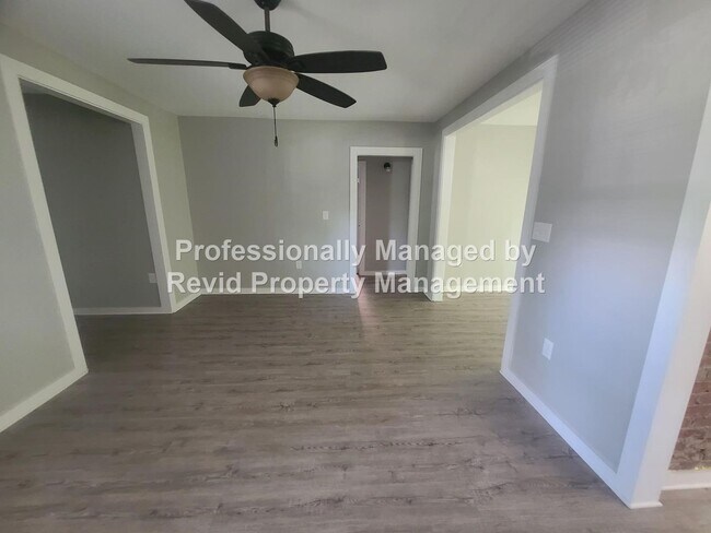 Building Photo - 714 Goodwyn St