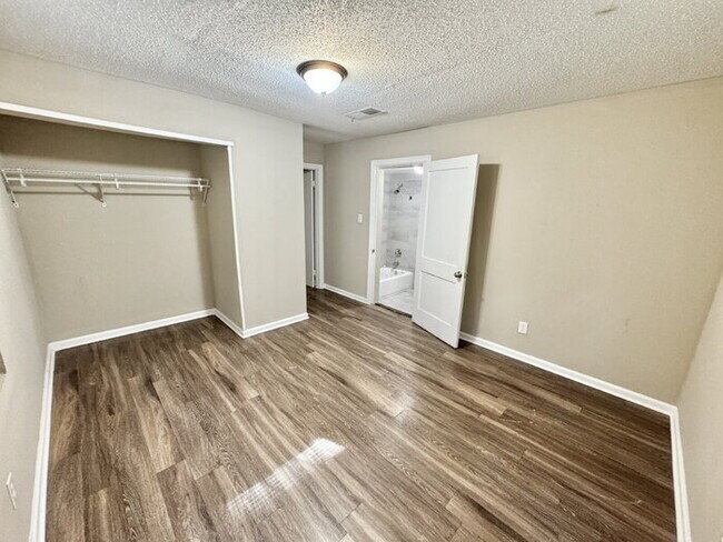 Building Photo - 1761 Winston Dr