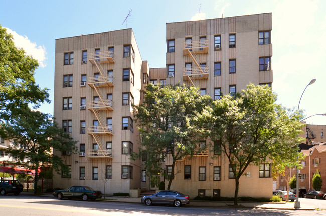 Building Photo - 2260 Bronx Park East Apartments