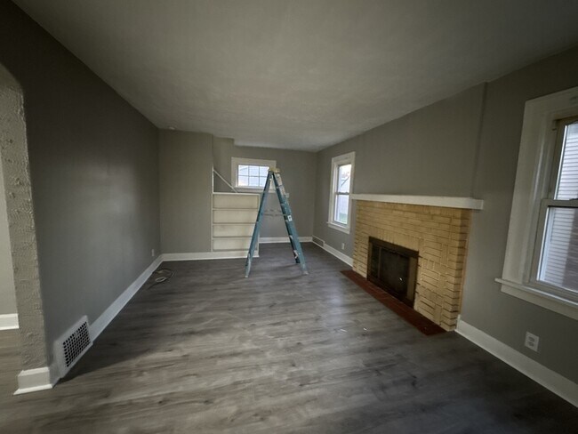 Building Photo - 11104 Lincoln Ave