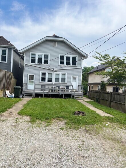 Building Photo - 206 E Blake Ave