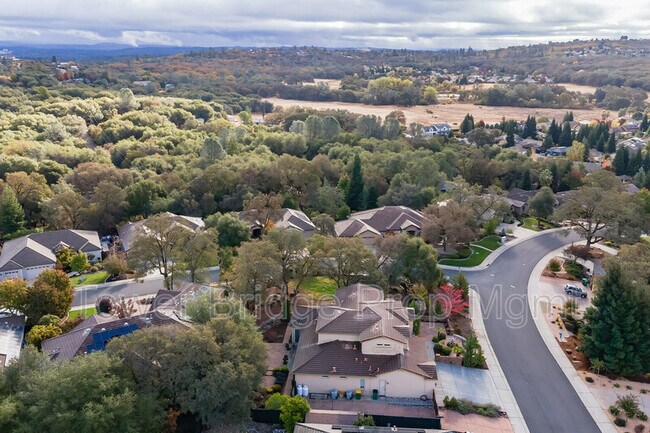 Building Photo - 3766 Mira Loma Dr