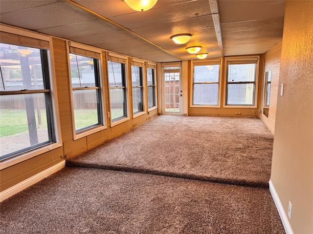 Building Photo - 912 Iowa St