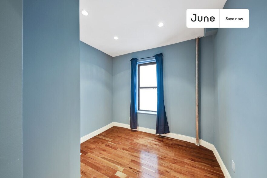 Building Photo - 23 E 109th St