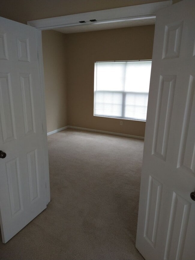 Building Photo - Your Next home is on a quiet cul-de-sac in Beavercreek!