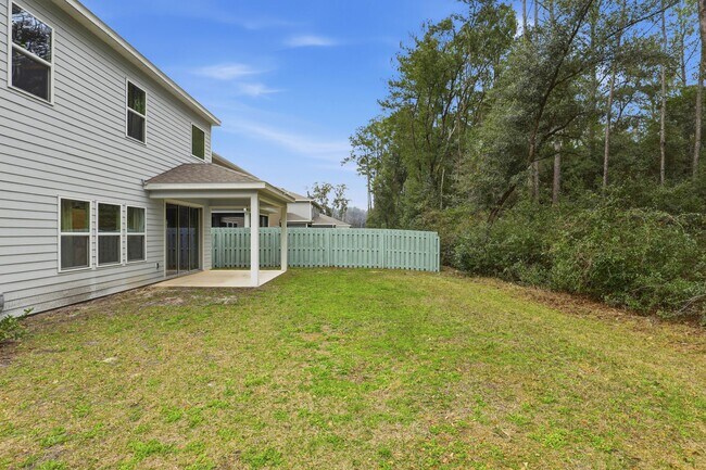 Building Photo - Finley Woods 4 bedroom 3 bath.