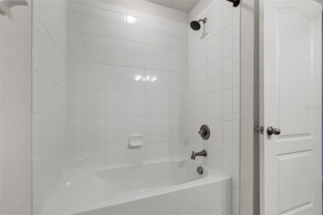 Building Photo - 5179 Bay Isle Cir