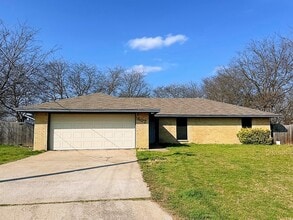 Building Photo - 607 Springtime Dr