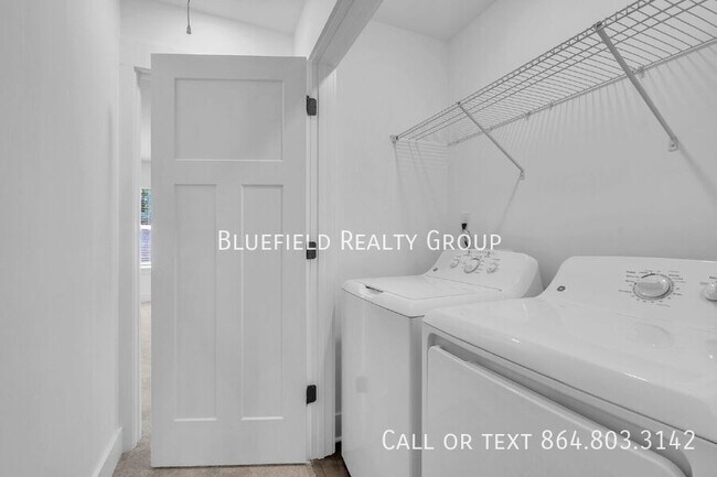 Building Photo - 416 E Parima Ct