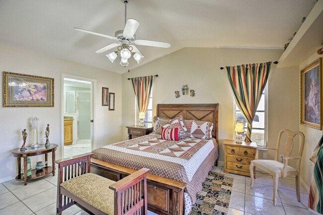 Building Photo - 421 SE 4th Pl