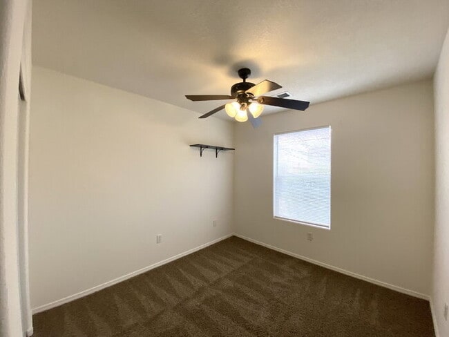 Building Photo - 3BR/2Bath in Rio Rancho