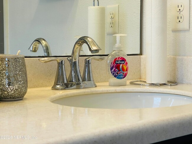 Building Photo - 15792 Bainebridge Dr