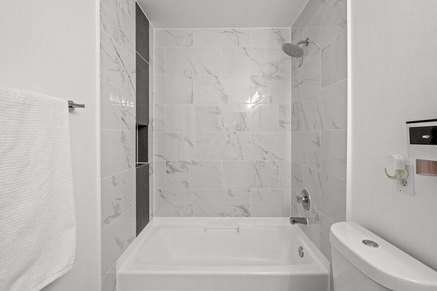 Building Photo - 113 Berry Dr