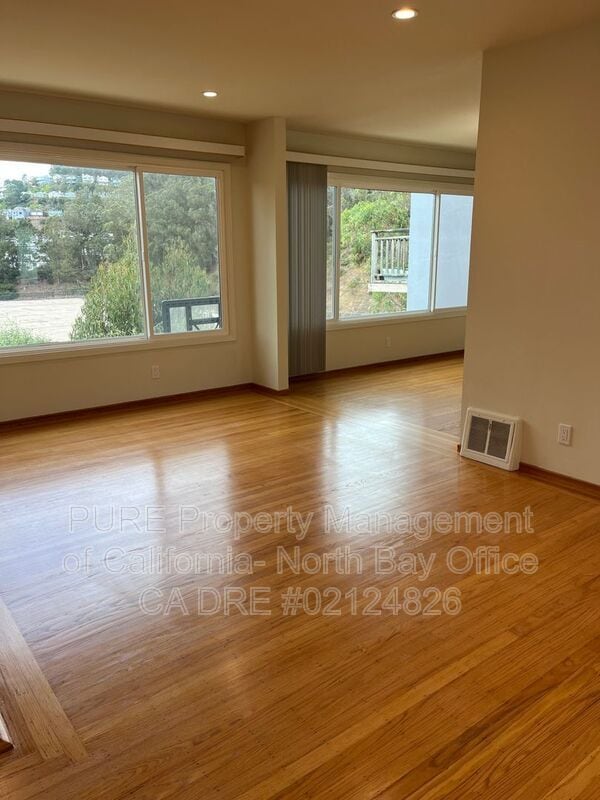 Building Photo - 305 Dellbrook Ave