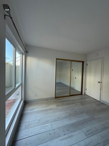 Building Photo - 1214 Rutland Rd