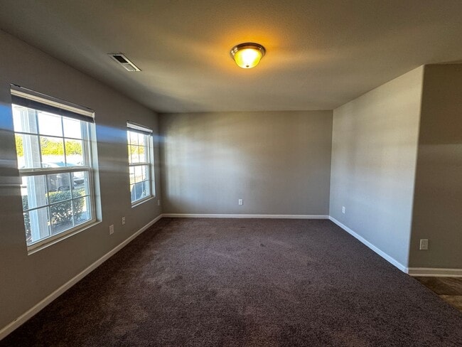 Building Photo - 3921 Village Park Ct