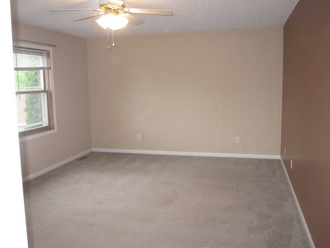 Building Photo - 2213 Namekagon St