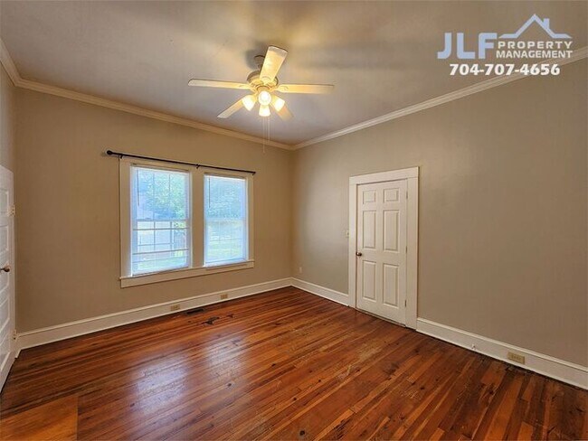 Building Photo - Cute 2 Bed/1 Bath Ranch in Downtown Kannapolis!