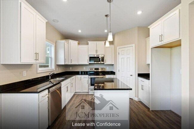 Building Photo - 916 Camden Ct