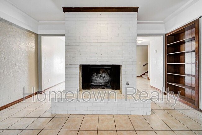 Building Photo - 7301 Edenborough Dr