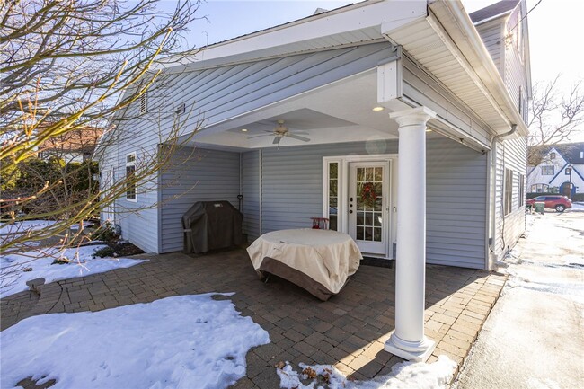 Building Photo - 230 San Gabriel Dr