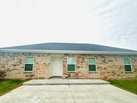 Building Photo - 2310 Timberlane Dr