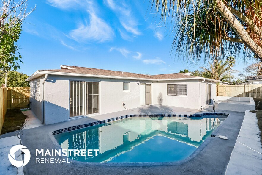 Building Photo - 6402 Bandura Ave