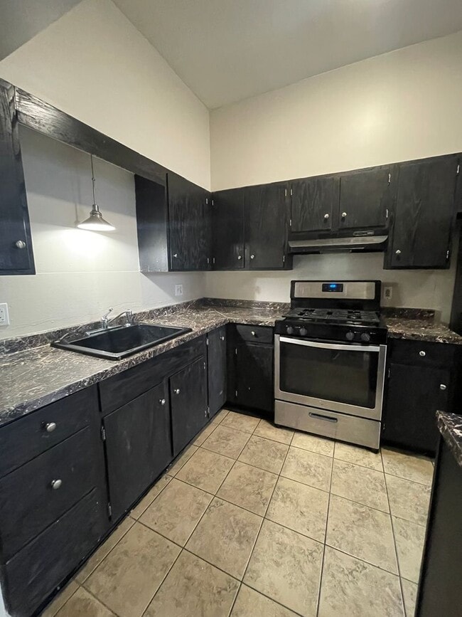Building Photo - Bright & Spacious 2-Bedroom in Downtown Adams – $1,450/month