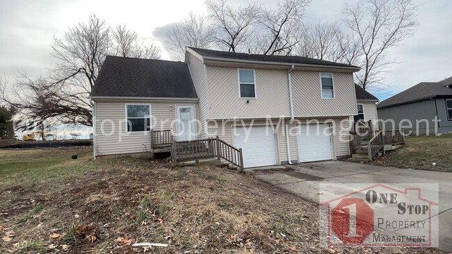 Primary Photo - New Price for this newly updated 3 Bedroom...