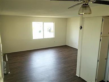 Building Photo - 1/2  Duplex - Large two bedroom with W/D hook up, Seminole FL