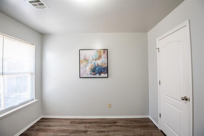 Building Photo - 8109 Frye Ln