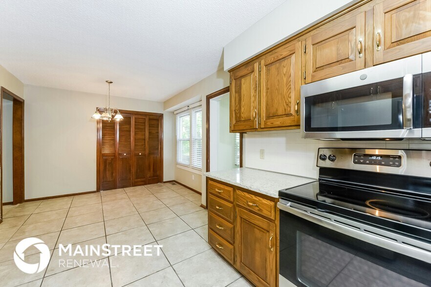 Building Photo - 5016 S Kendall Dr