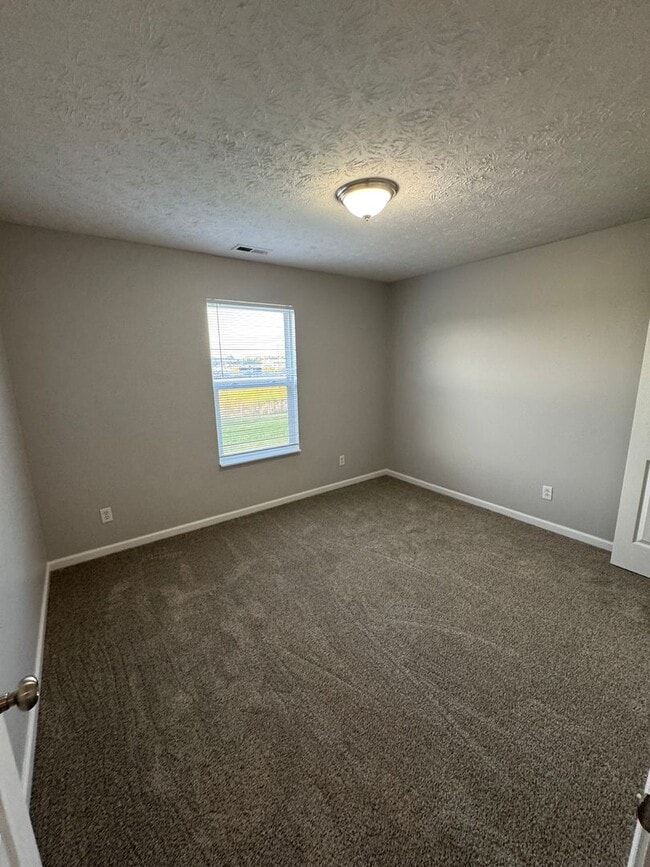 Building Photo - Franklin Twp - 4 BR h ome