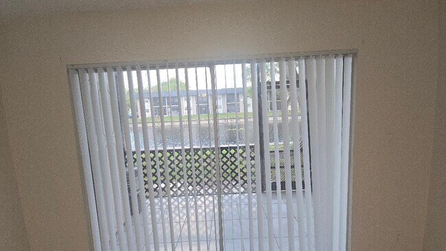 Building Photo - 8040 N Colony Cir