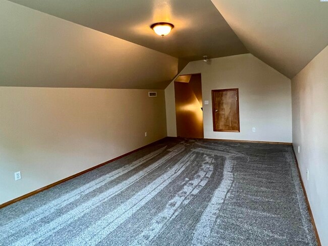 Building Photo - South Richland Freshly Updated w/Bonus