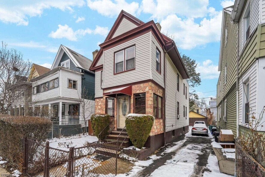 Primary Photo - 516 Norwood St