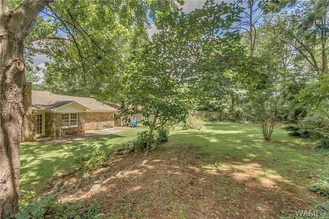 Building Photo - 401 Riverdale Dr