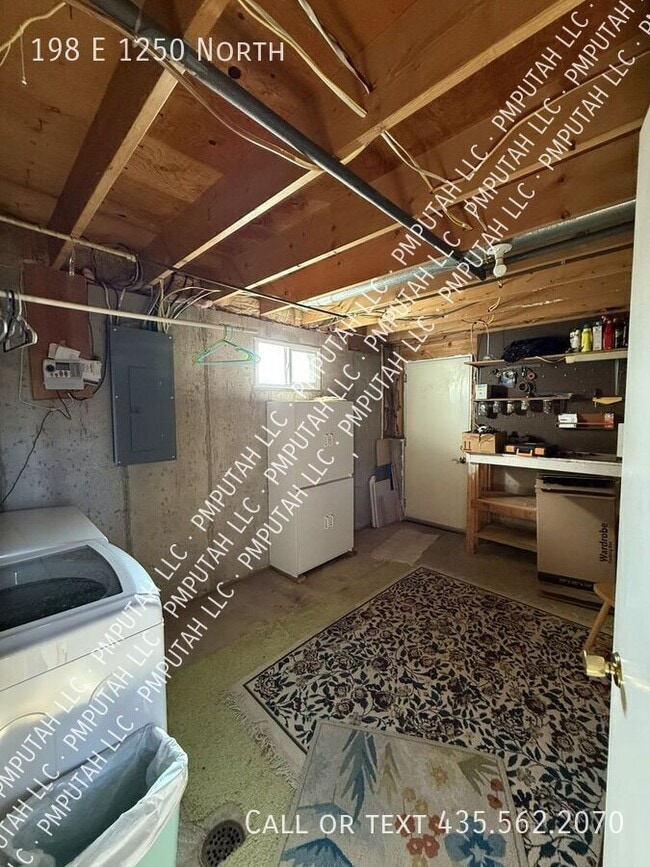 Building Photo - 198 E 1250 N