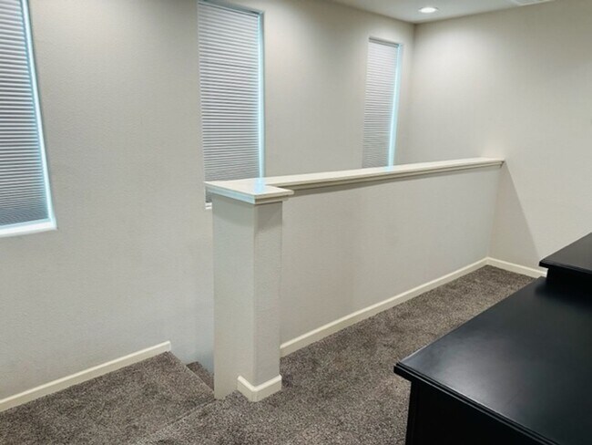 Building Photo - $2,295 Fowler & Belmont, 3 Bed - E. Peruna Way, Fresno - Gated Community & Pool