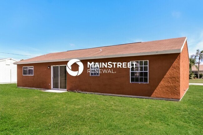 Building Photo - 3 Bedroom Pet-Friendly Home in Port St Luc...